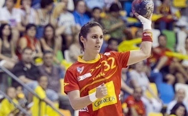 Mireya González, en un partido con España.