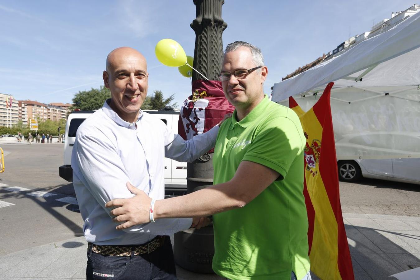 Fotos: La campaña se pelea en el Rastro