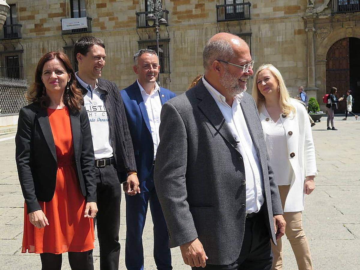 El candidato de Ciudadanos a presidir la Junta de Castilla y León exalta el papel de la cultura en la composición de una sociedad libre: «Es difícil conocer Castilla y la Reforma sin leer 'El Hereje' o conocer el terrorismo en el País Vasco sin leer 'Patria', en los libros hay libertad y criterio»