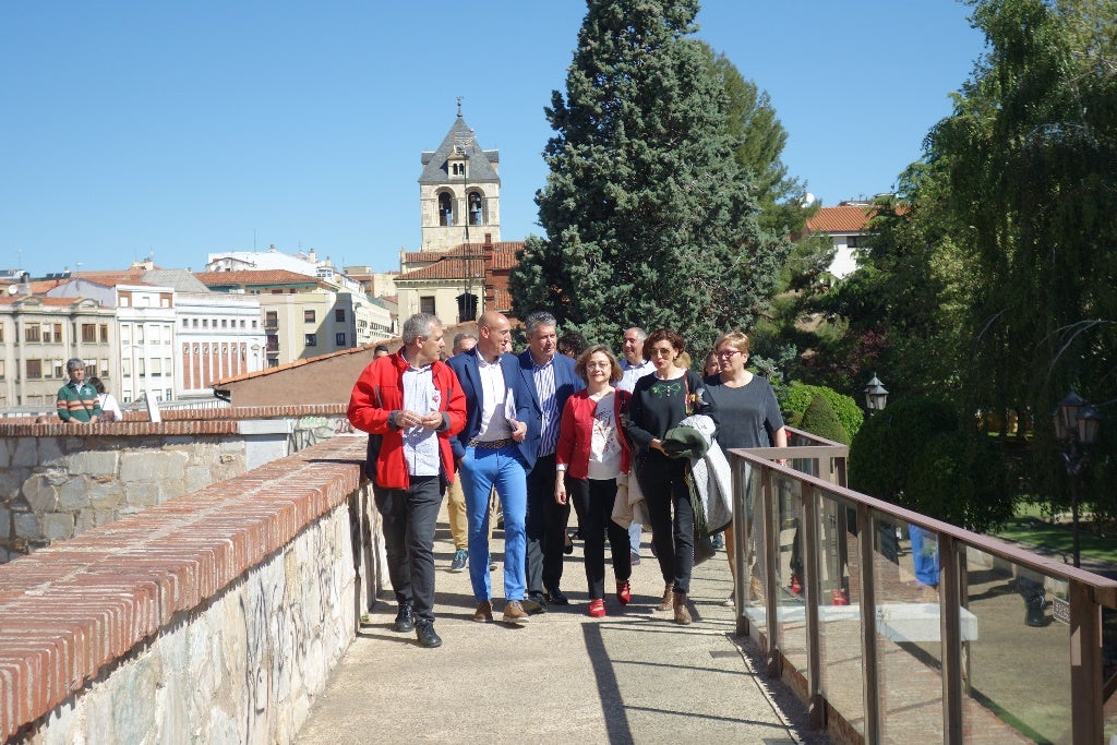 Un plan de retorno y «rediseñar» el Ildefe, claves del programa socialista para un León de 'Diez'