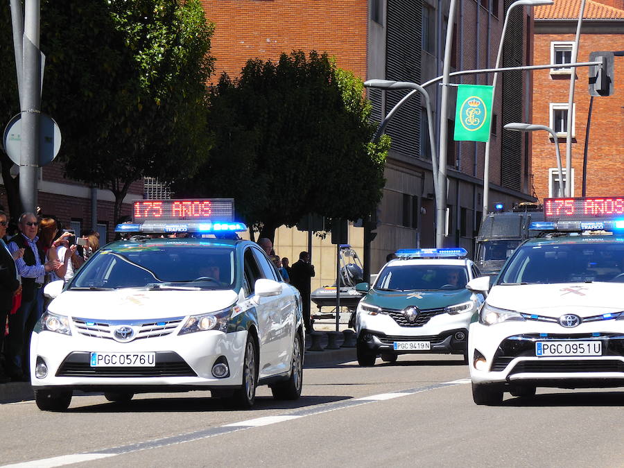 Fotos: ¡Viva honrada la Guardia Civil!