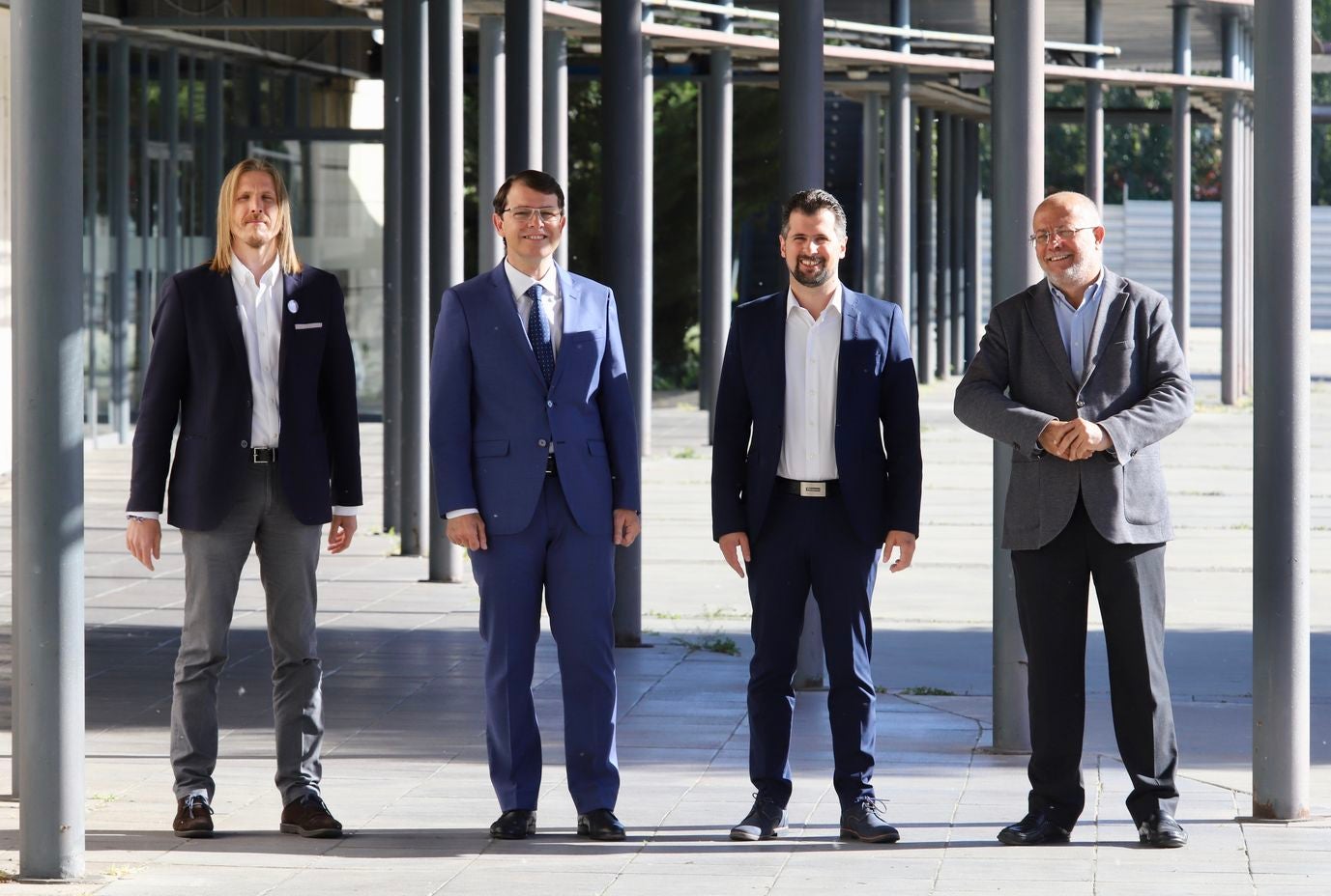 Primer debate electoral de campaña entre candidatos a la Presidencia de la Junta