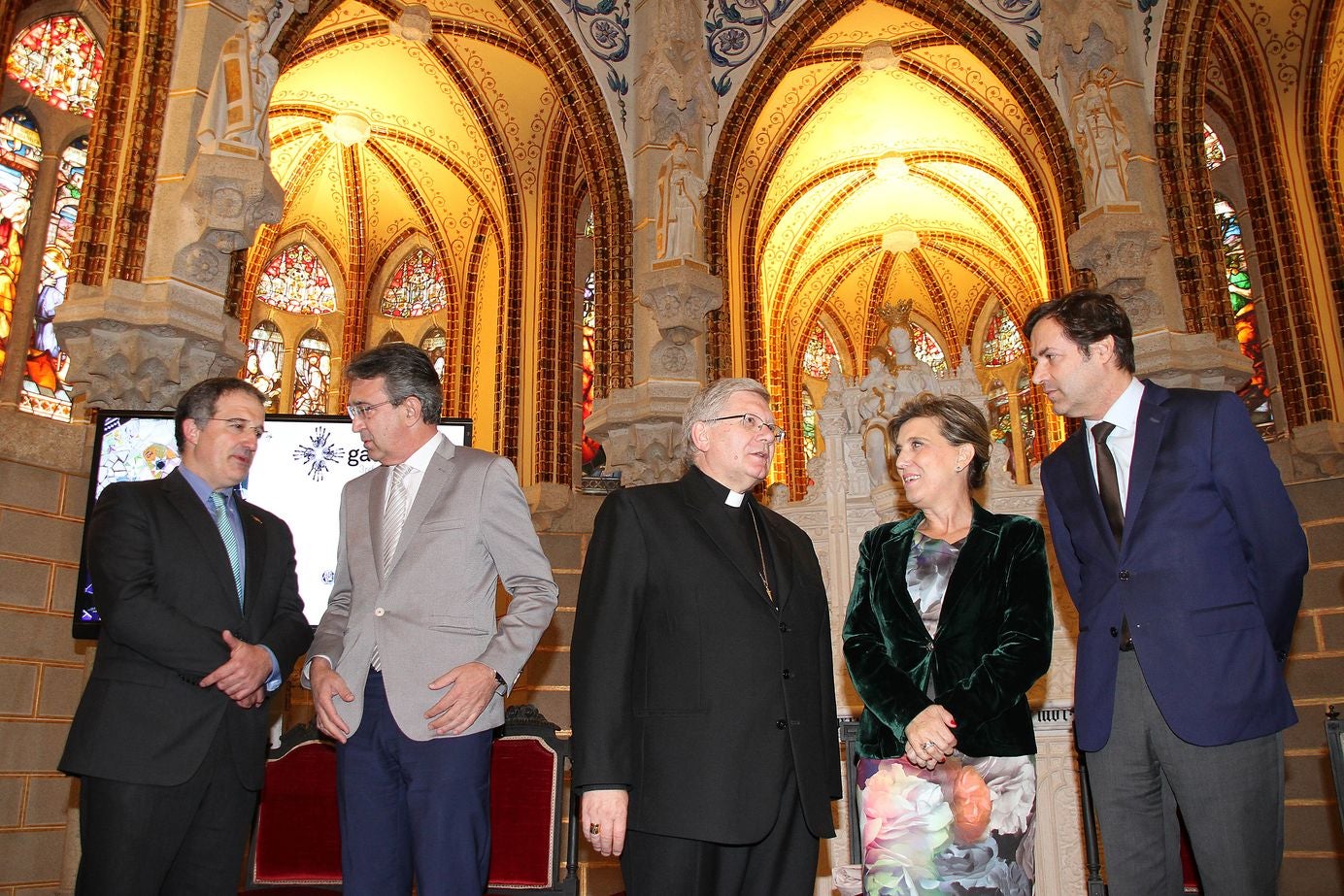 El obispo de Astorga, Juan Antonio Menéndez, que presidía la comisión antipederastia constituida por la Iglesia Católica para la prevención y protección de los abusos sexuales a menores, ha fallecido este miércoles a los 62 años a causa de un infarto que le sobrevino en el interior del Arzobispado