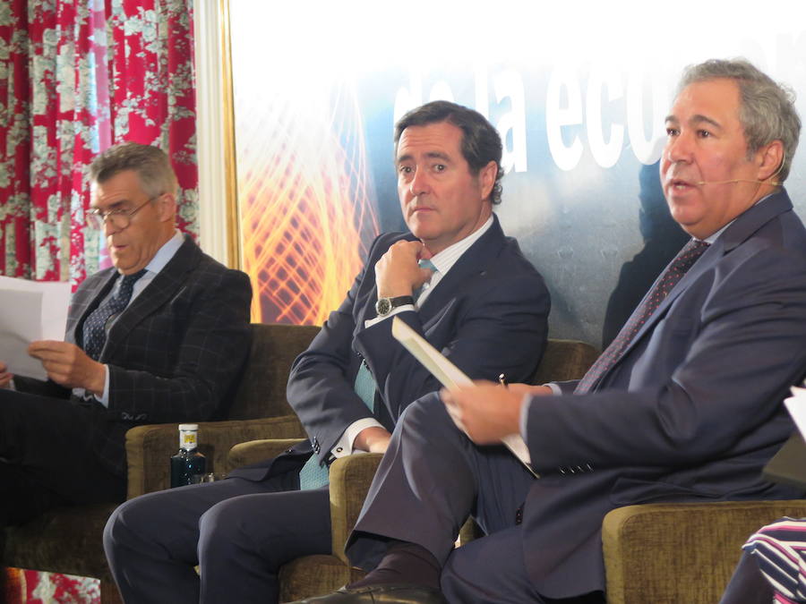 Fotos: El presidente de la CEOE en el Hotel Conde Luna