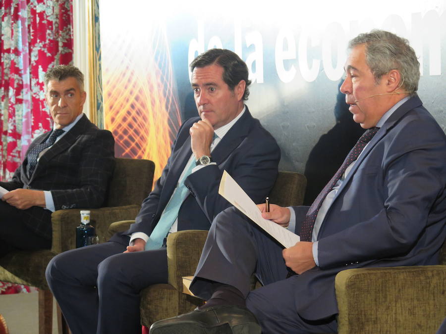 Fotos: El presidente de la CEOE en el Hotel Conde Luna