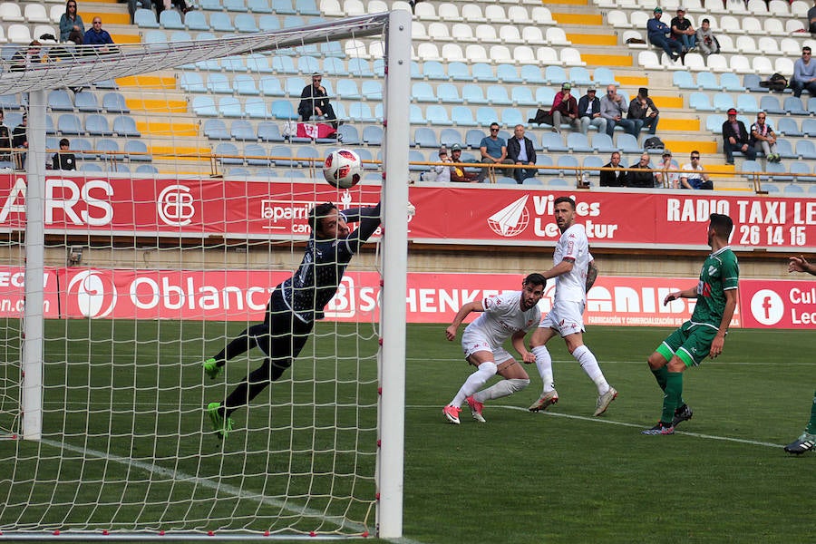 Fotos: Partido de despedida en el Reino de León