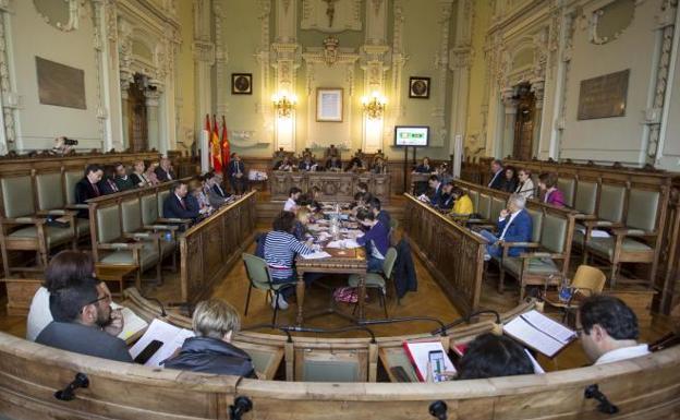 Pleno extraordinario celebrado en la mañana de este lunes en el Ayuntamiento de Valladolid. 