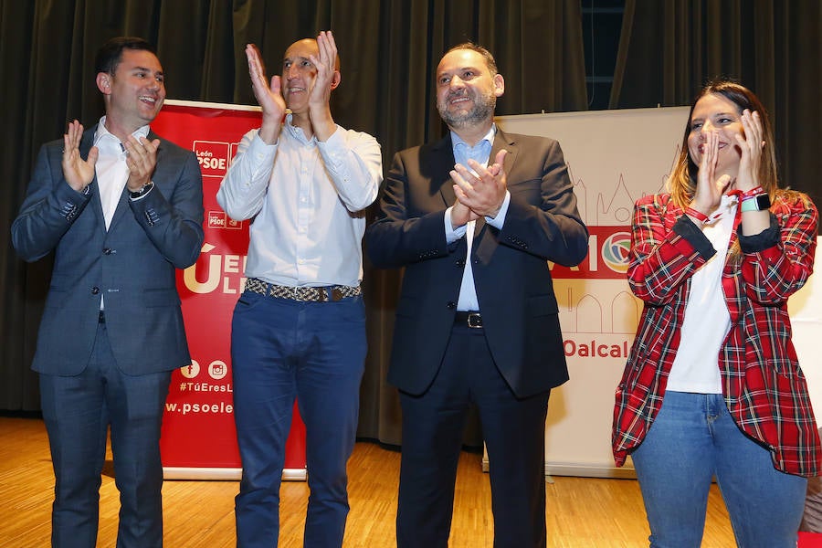 Fotos: El ministro de Fomento, José Luis Ábalos, en un acto público en León