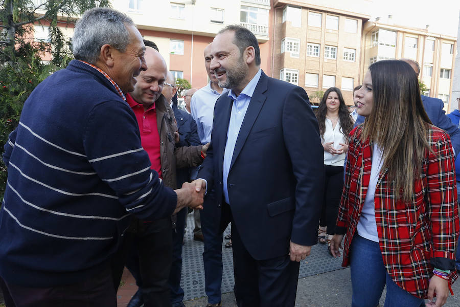 Fotos: El ministro de Fomento, José Luis Ábalos, en un acto público en León