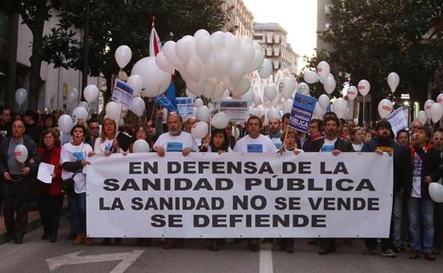 Manifestación en defensa de la sanida pública en Ponferrada.