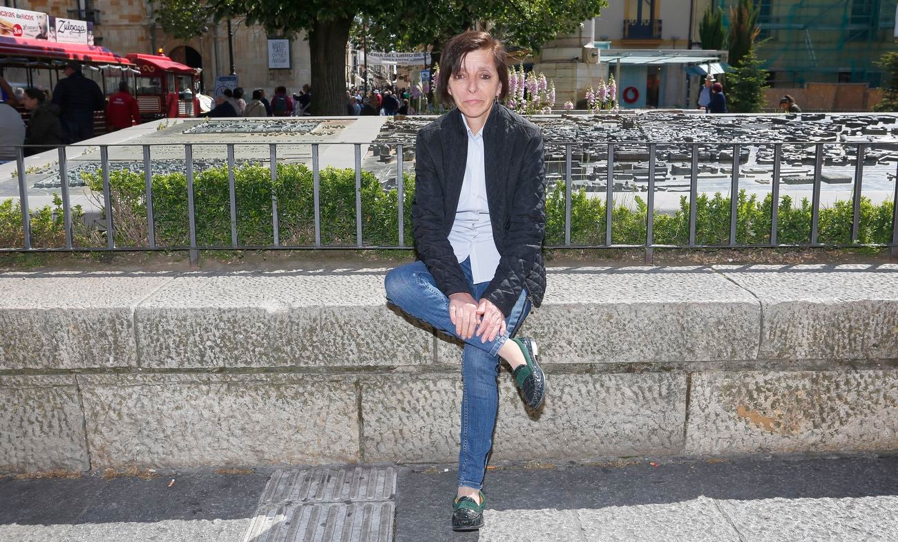 Anabel Castellanos, número tres al Ayuntamiento de Cea (León) por el PSOE, pertenece a la única lista de la provincia compuesta únicamente por mujeres.