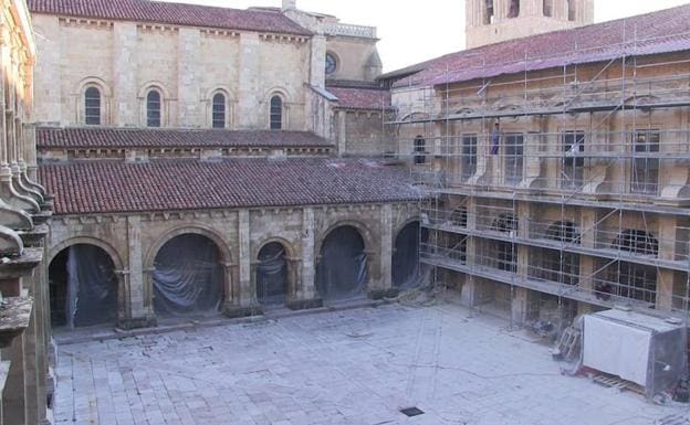 Obras en el Claustro de la basílica de San Isidoro de León 