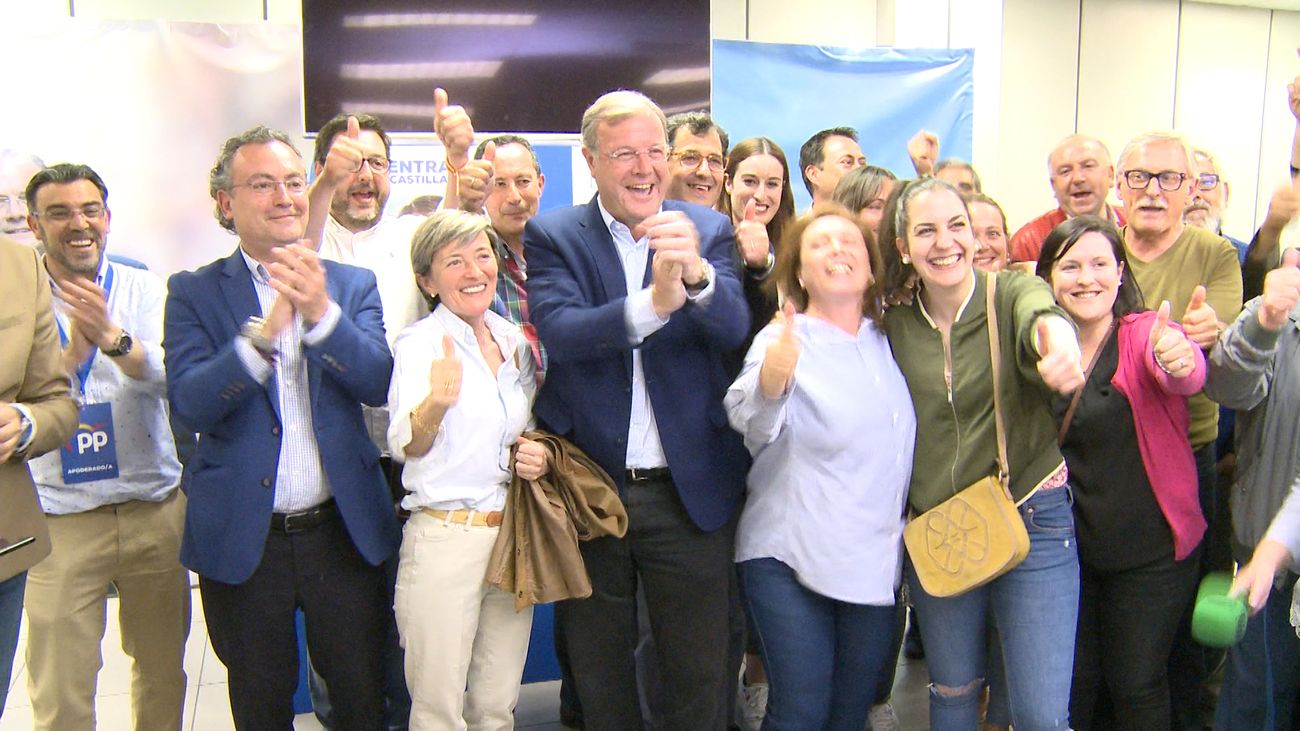 Noche electoral en el PP de León. En la imagen, el candidato a la Alcaldía, Antonio Silván