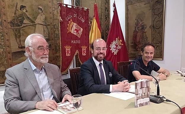 Imagen de la presentación de la novela. 