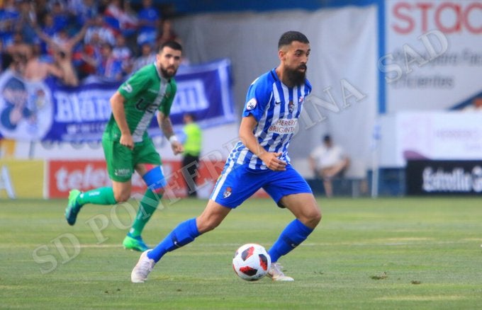 Fotos: Partido entre la Ponferradina y el Cornellá