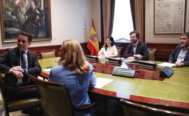 García-Egea y Beltrán se reúnen con los dirigentes de Vox. 