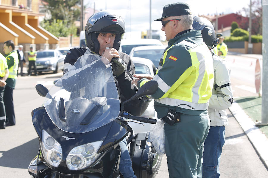 Fotos: Campaña de la DGT &#039;No corras, no bebas... no cambies de ruedas&#039;