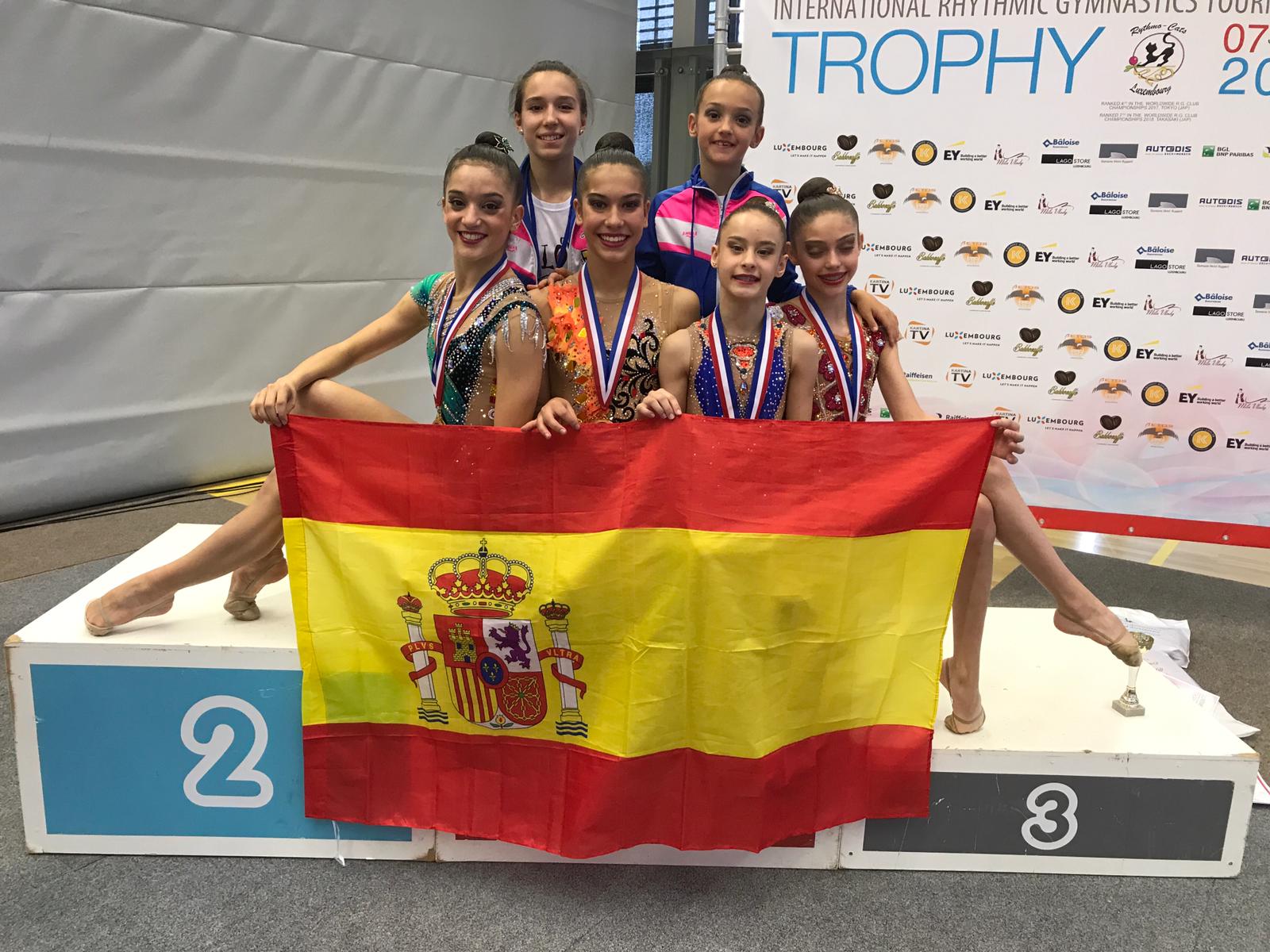 Lluvia de medallas para las seis gimnastas del Club Ritmo que han participado en el Luxembourg Trophy: Sara Llana, Andrea Fernández, Andrea Corral, Carla Vilasánchez, Natalia Gago y Sandra García