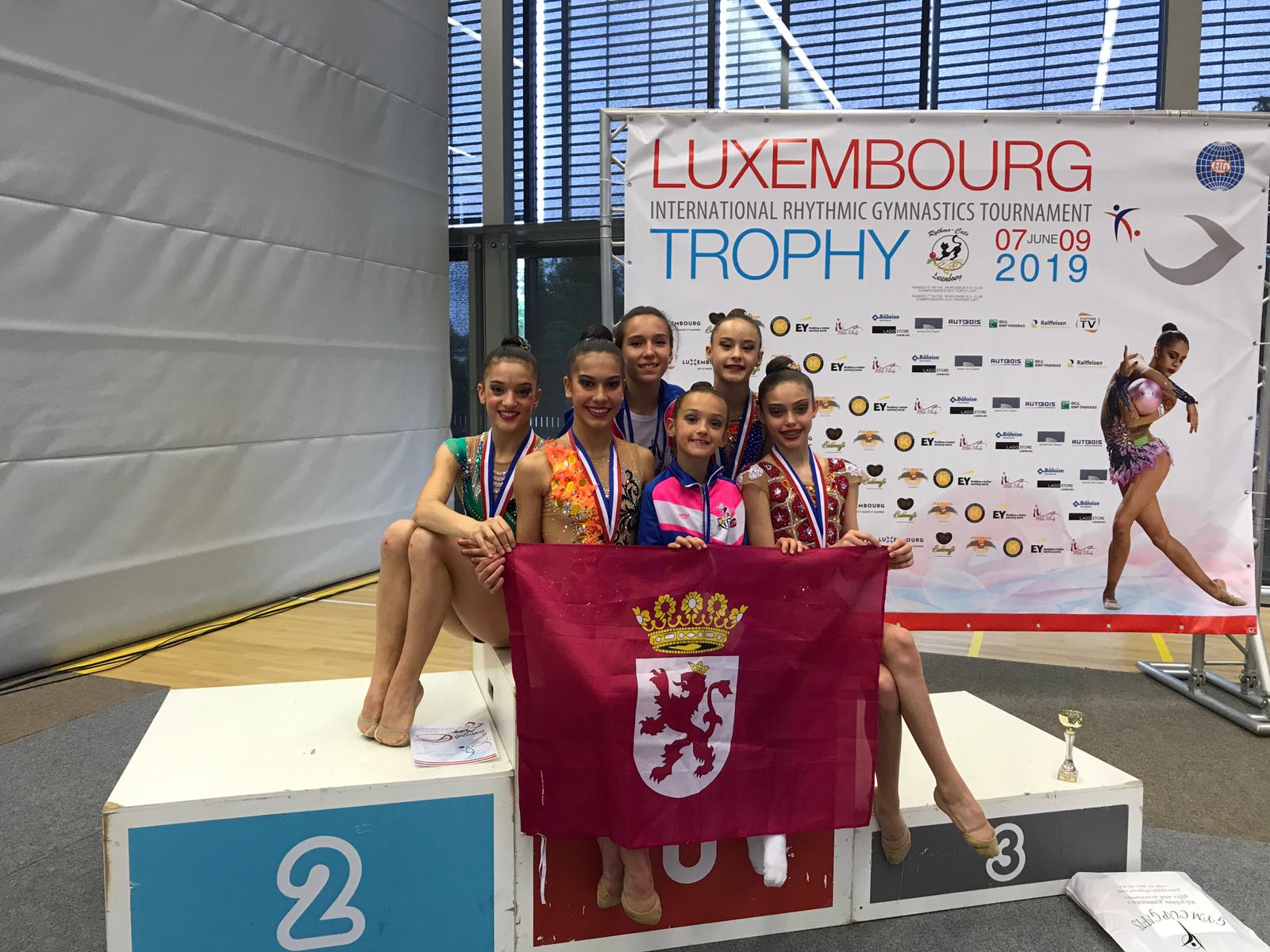 Lluvia de medallas para las seis gimnastas del Club Ritmo que han participado en el Luxembourg Trophy: Sara Llana, Andrea Fernández, Andrea Corral, Carla Vilasánchez, Natalia Gago y Sandra García