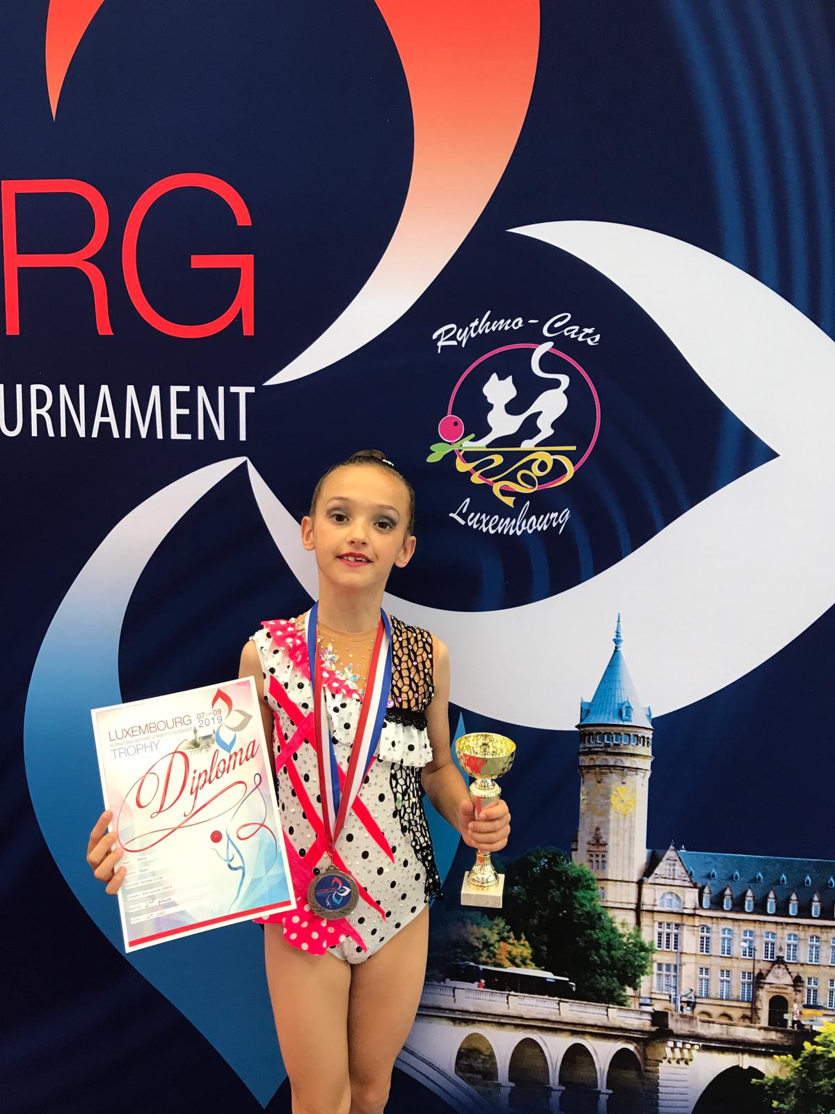 Lluvia de medallas para las seis gimnastas del Club Ritmo que han participado en el Luxembourg Trophy: Sara Llana, Andrea Fernández, Andrea Corral, Carla Vilasánchez, Natalia Gago y Sandra García