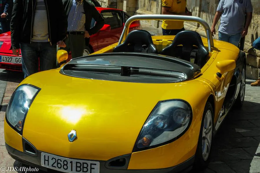 El Renault Spider fue modelos expuestos en la Plaza Mayor de León