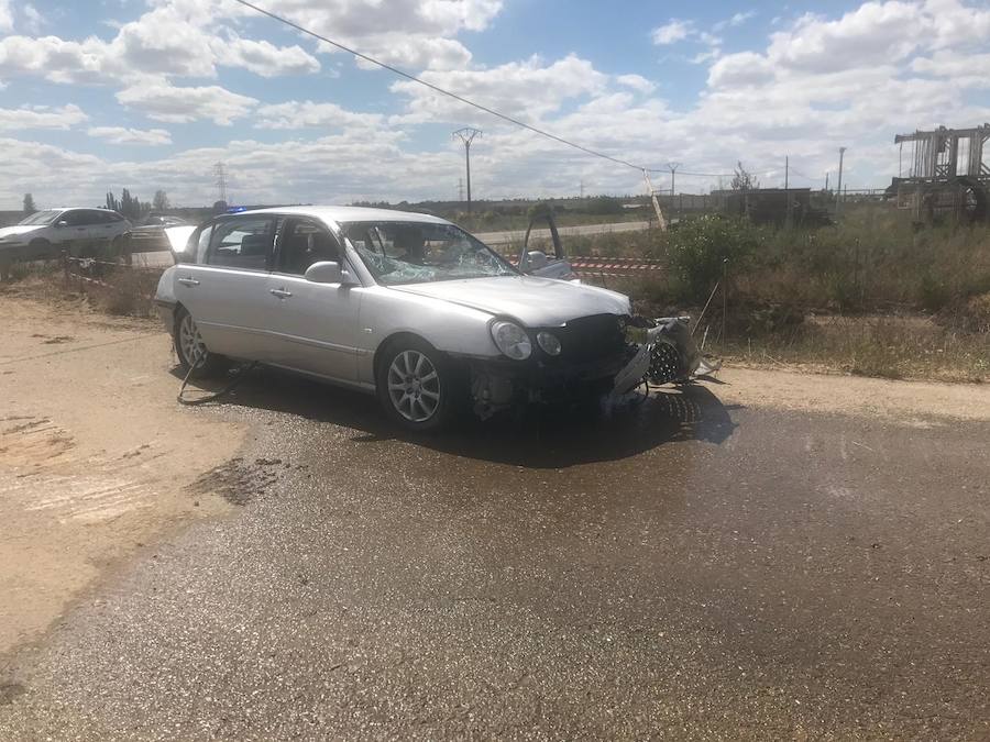 Buzos de Bomberos León, Guardia Civil y servicios de Emergencias Sacyl con un helicóptero medicalizado han acudido al lugar del suceso | Los servicios de Emergencias solo han podido certificar el fallecimiento