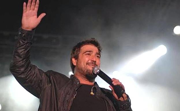 Antonio Orozco durante un concierto.