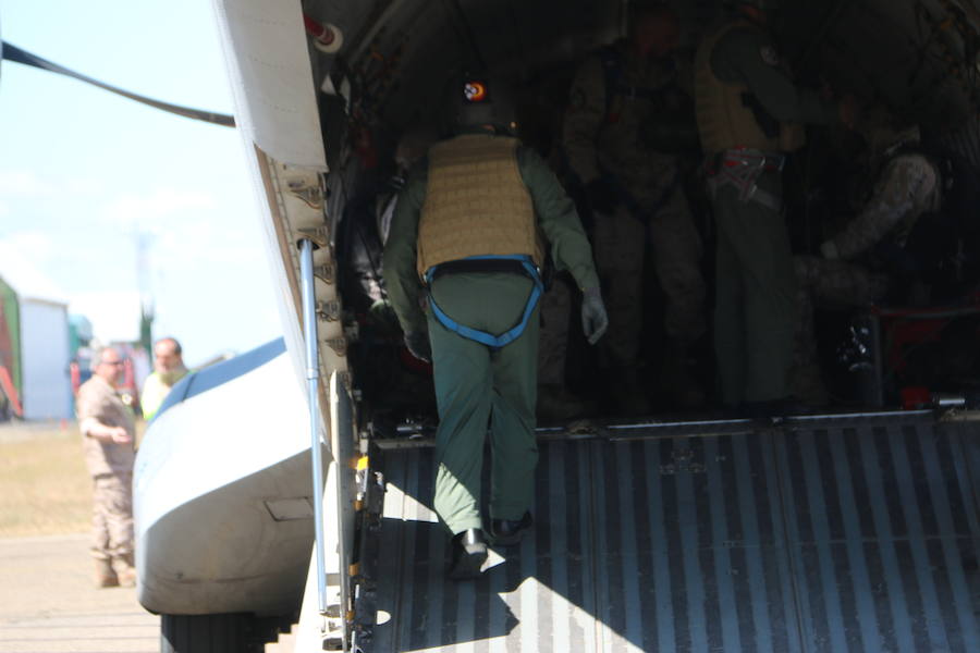 Fotos: Ejército militar en el Aeródromo de León