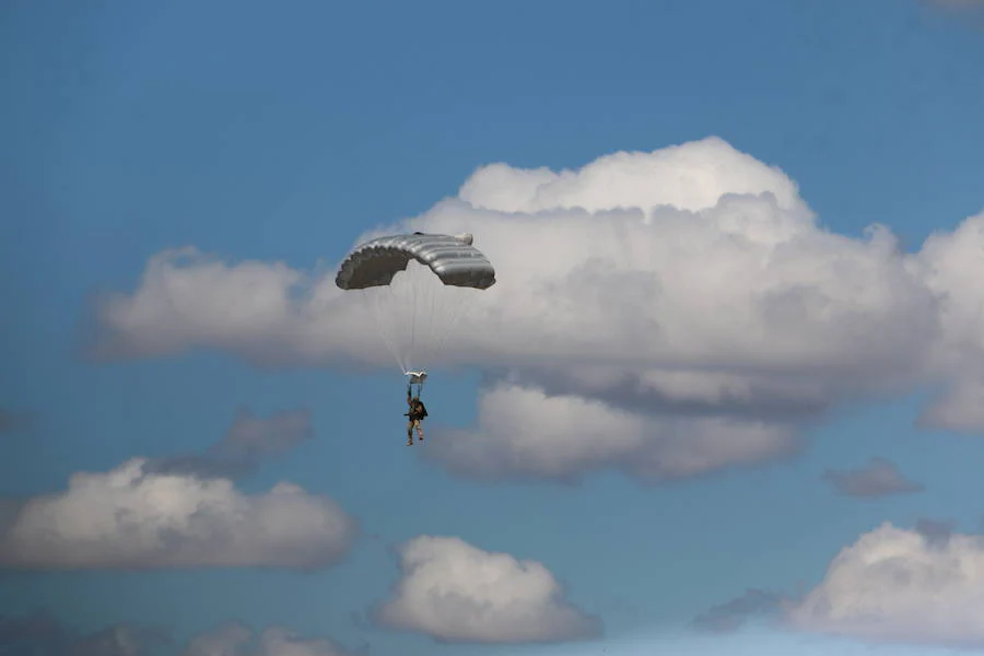 Fotos: Ejército militar en el Aeródromo de León