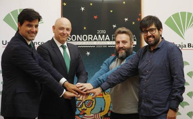 Firma del convenio patrocinio entre el Sonorama y Unicaja.