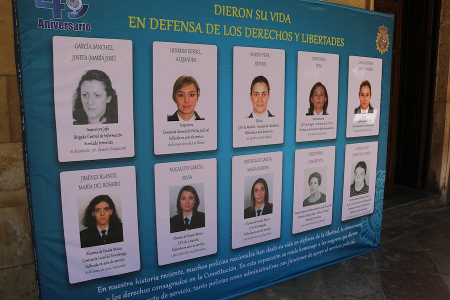 El Palacio de los Guzmanes, sede de la Diputación de León, acoge desde hoy, viernes 14 de junio, hasta el domingo 23 de junio, la exposición «40 aniversario de la mujer en la Policía Nacional», un homenaje a todas la mujeres que han sido, son y serán Policías Nacionales, con un especial recuerdo para dos agentes leonesas Silvia Nogaledo García y Aurora Rodríguez García, que perdieron la vida en su periodo de prácticas en Barcelona el 5 de octubre de 2004.