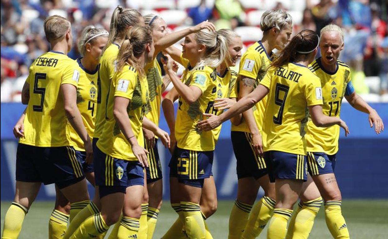 Las jugadoras suecas celebran uno de los goles ante Suecia.