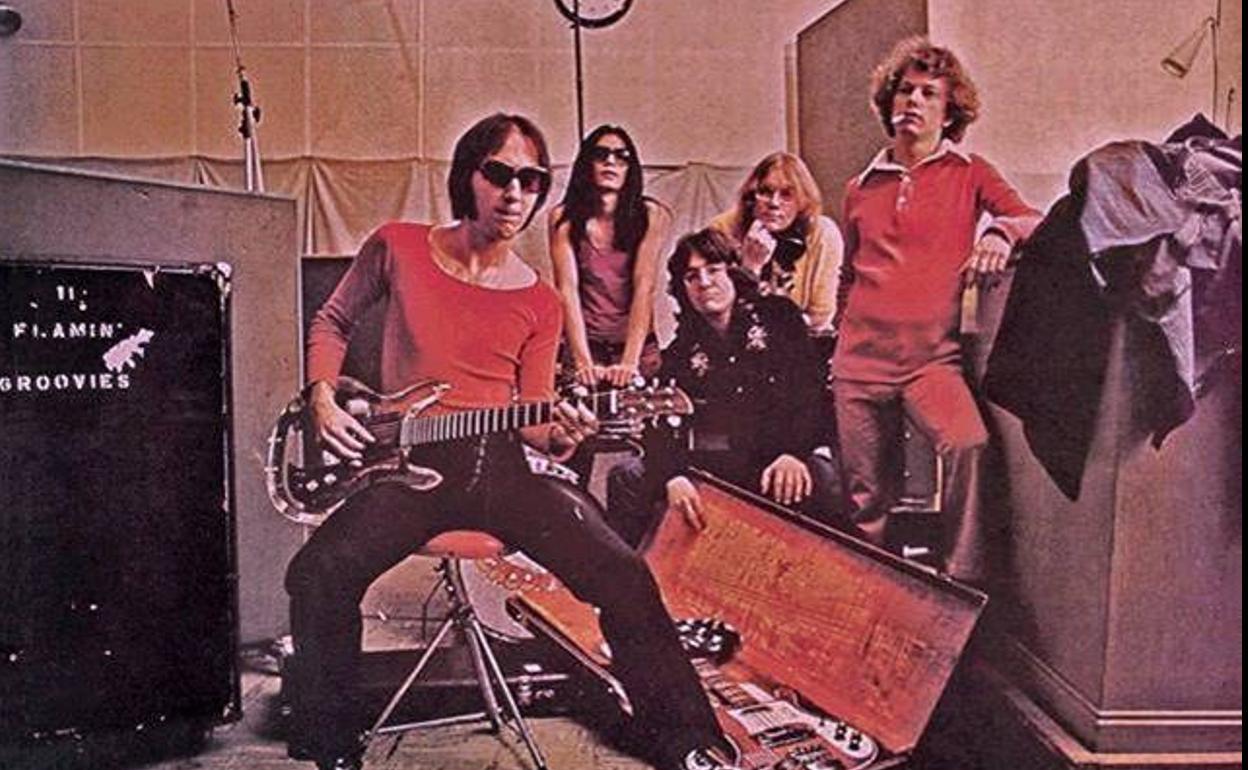 Flamin' Groovies.