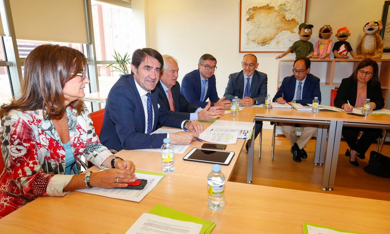 El consejero de Fomento y Medio Ambiente, Juan Carlos Suárez-Quiñones, presenta el operativo para la campaña contra incendios forestales 2019 junto a los delegados territoriales de la Junta de Castilla y Leó