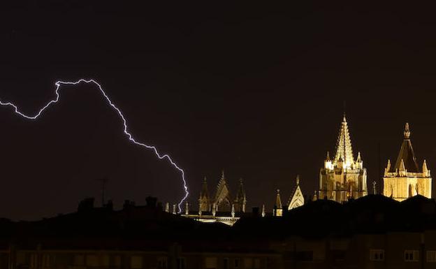 Imagen de archivo de una tormenta en León. 