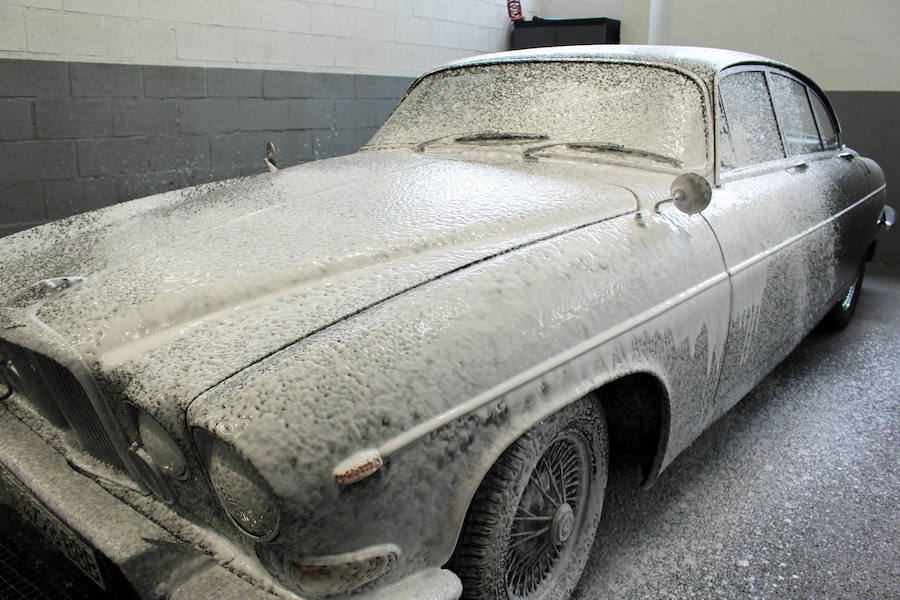 Talleres Cecar nace en 2018 con mucha ilusión y motivación con el fin de traer a León algo más que un taller. Su filosofía parte de la unión entre la tecnología del automóvil y su estética, siempre dentro de un gran grupo como es la red de talleres CGA.