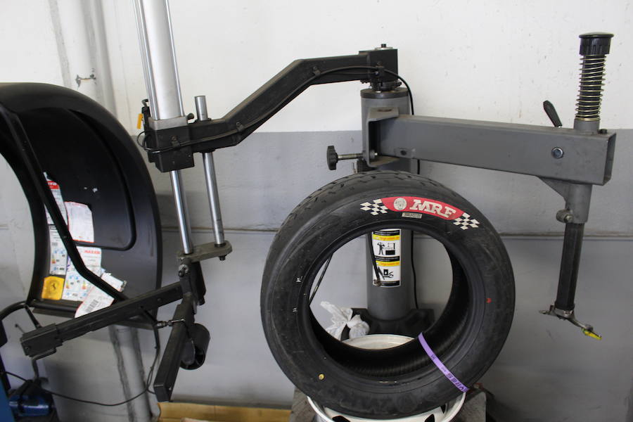 Talleres Cecar nace en 2018 con mucha ilusión y motivación con el fin de traer a León algo más que un taller. Su filosofía parte de la unión entre la tecnología del automóvil y su estética, siempre dentro de un gran grupo como es la red de talleres CGA.