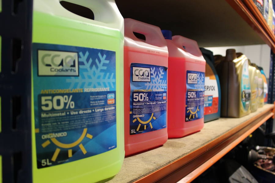 Talleres Cecar nace en 2018 con mucha ilusión y motivación con el fin de traer a León algo más que un taller. Su filosofía parte de la unión entre la tecnología del automóvil y su estética, siempre dentro de un gran grupo como es la red de talleres CGA.