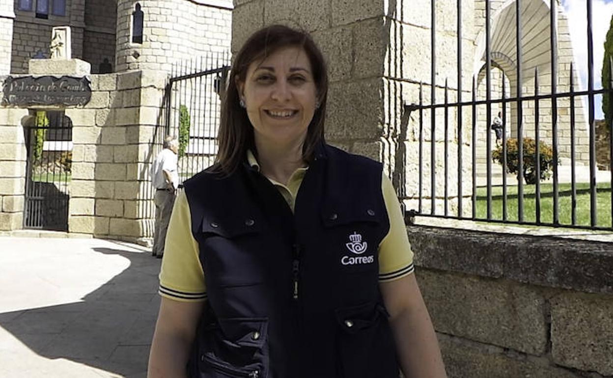 Sara Llamas, cartera de Astorga, protagoniza un vídeo de Correos para promocionar el Camino Francés