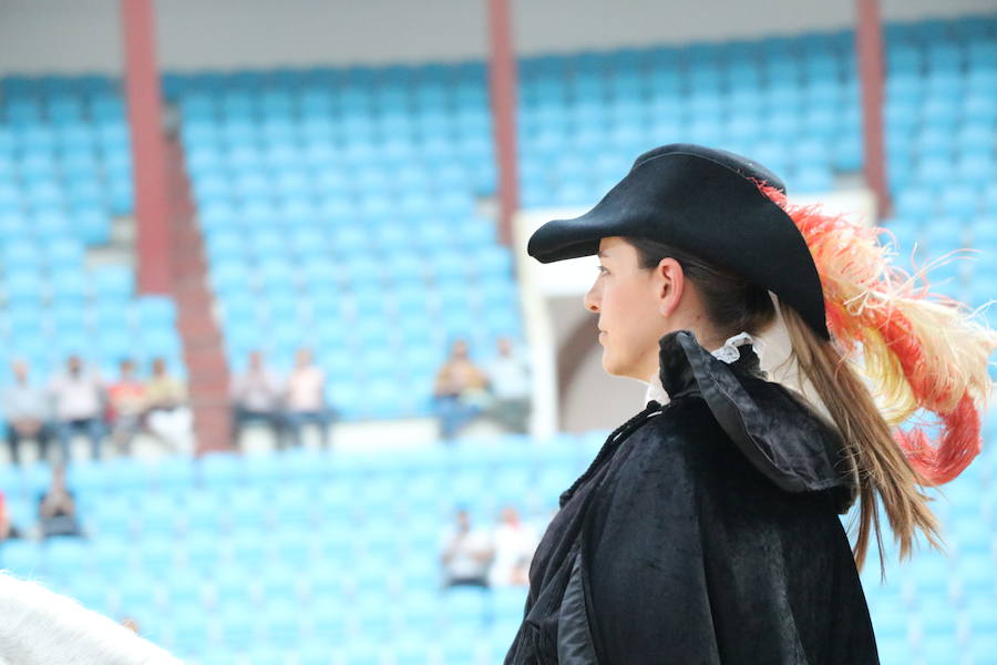 Fotos: Corrida de rejones en la Plaza de Toros de León