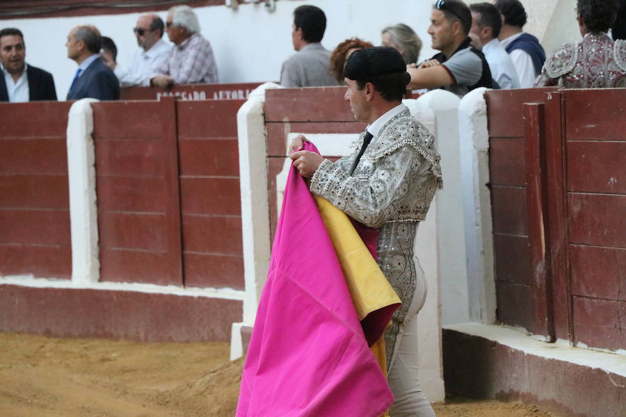 Fotos: Corrida de rejones en la Plaza de Toros de León