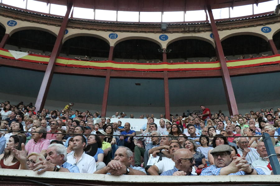 Fotos: Corrida de rejones en la Plaza de Toros de León