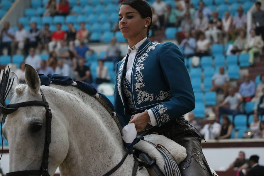 Fotos: Corrida de rejones en la Plaza de Toros de León