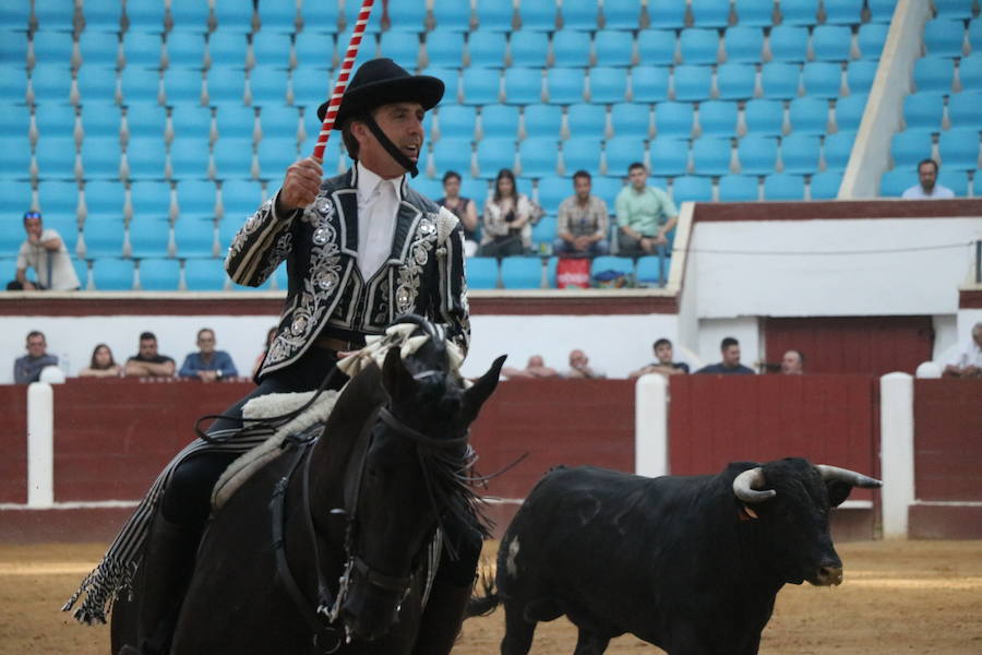 Fotos: Corrida de rejones en la Plaza de Toros de León