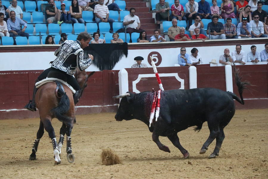 Fotos: Corrida de rejones en la Plaza de Toros de León