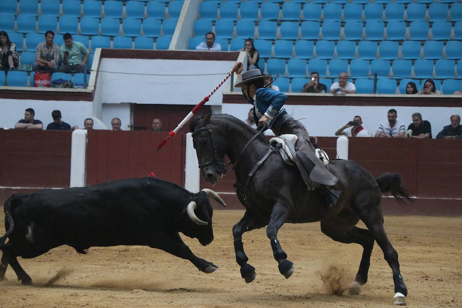 Fotos: Corrida de rejones en la Plaza de Toros de León