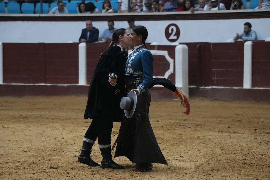 Fotos: Corrida de rejones en la Plaza de Toros de León