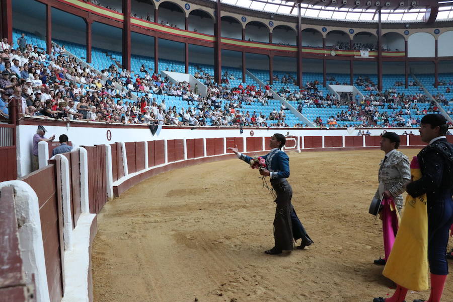 Fotos: Corrida de rejones en la Plaza de Toros de León