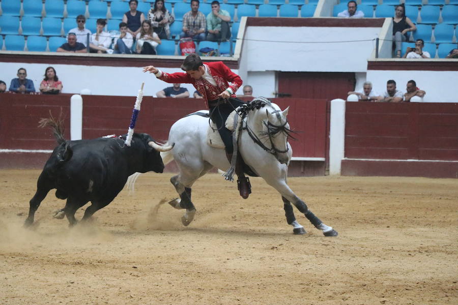 Fotos: Corrida de rejones en la Plaza de Toros de León