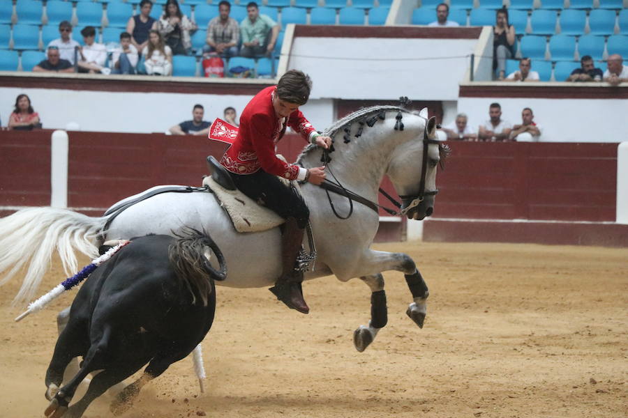 Fotos: Corrida de rejones en la Plaza de Toros de León